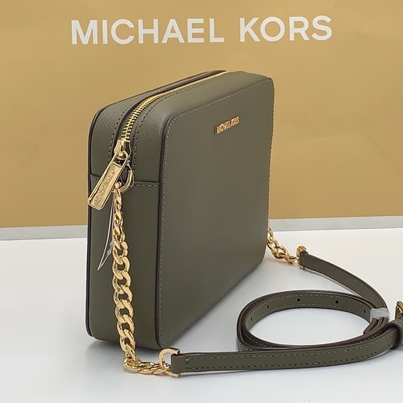 Michael Kors Jet Set Item Large East West Zip Crossbody Leather Olive
NWT - Picture 7 of 16